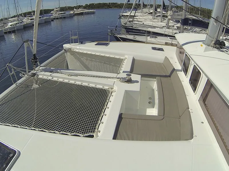 13.96m Šibenik Catamaran Lagoon 450 F Hire
