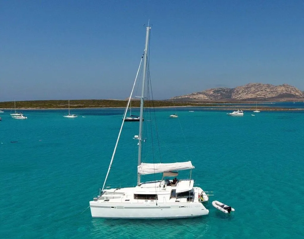 Rent a 13.96m Catamaran in Marmaris