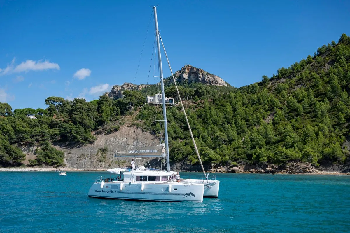 13.96m Marseille Lagoon 450 F Hire