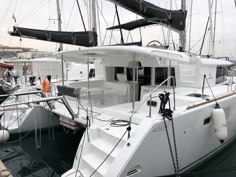 Must Have Charterboot - 3