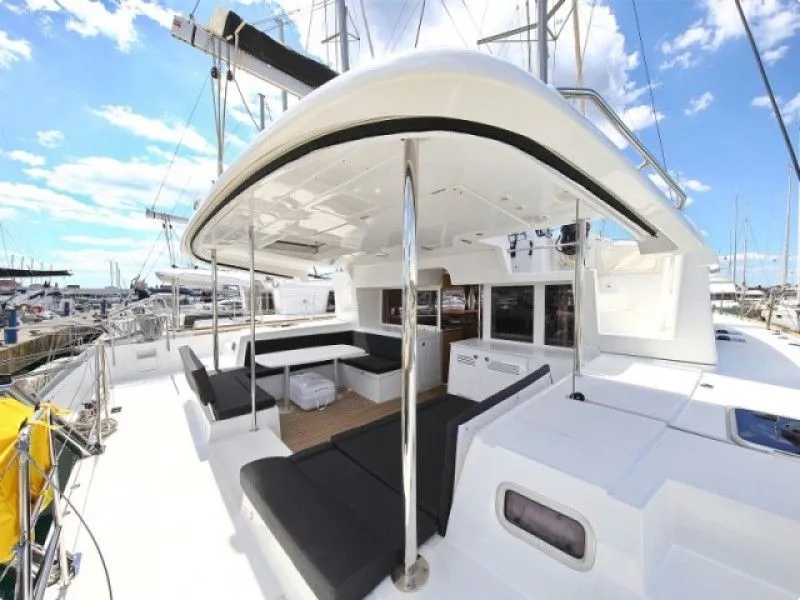 Ninin Charter Boat