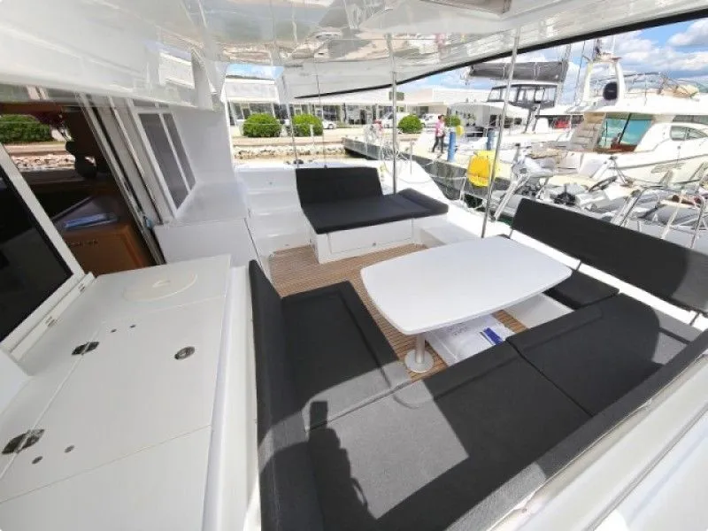Explore La Paz on a 13.96m 6 Cabin Catamaran Rental