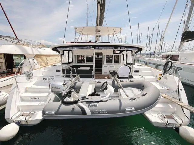 Rent a 13.96m 6 Cabin Catamaran in Sukosan