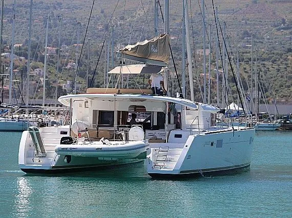 Boot - Rent a 13.96m Lagoon 450 F Catamaran in Marigot