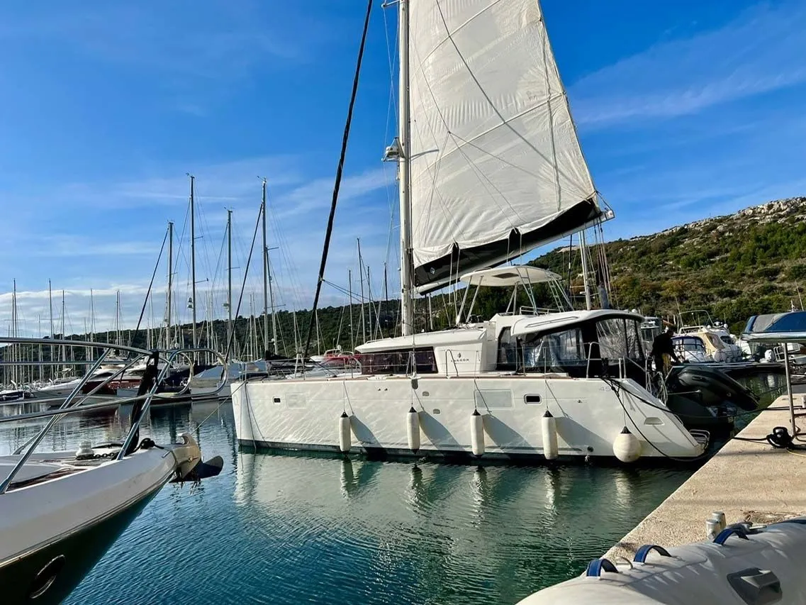 Explore Split on a 13.96m Rental Catamaran