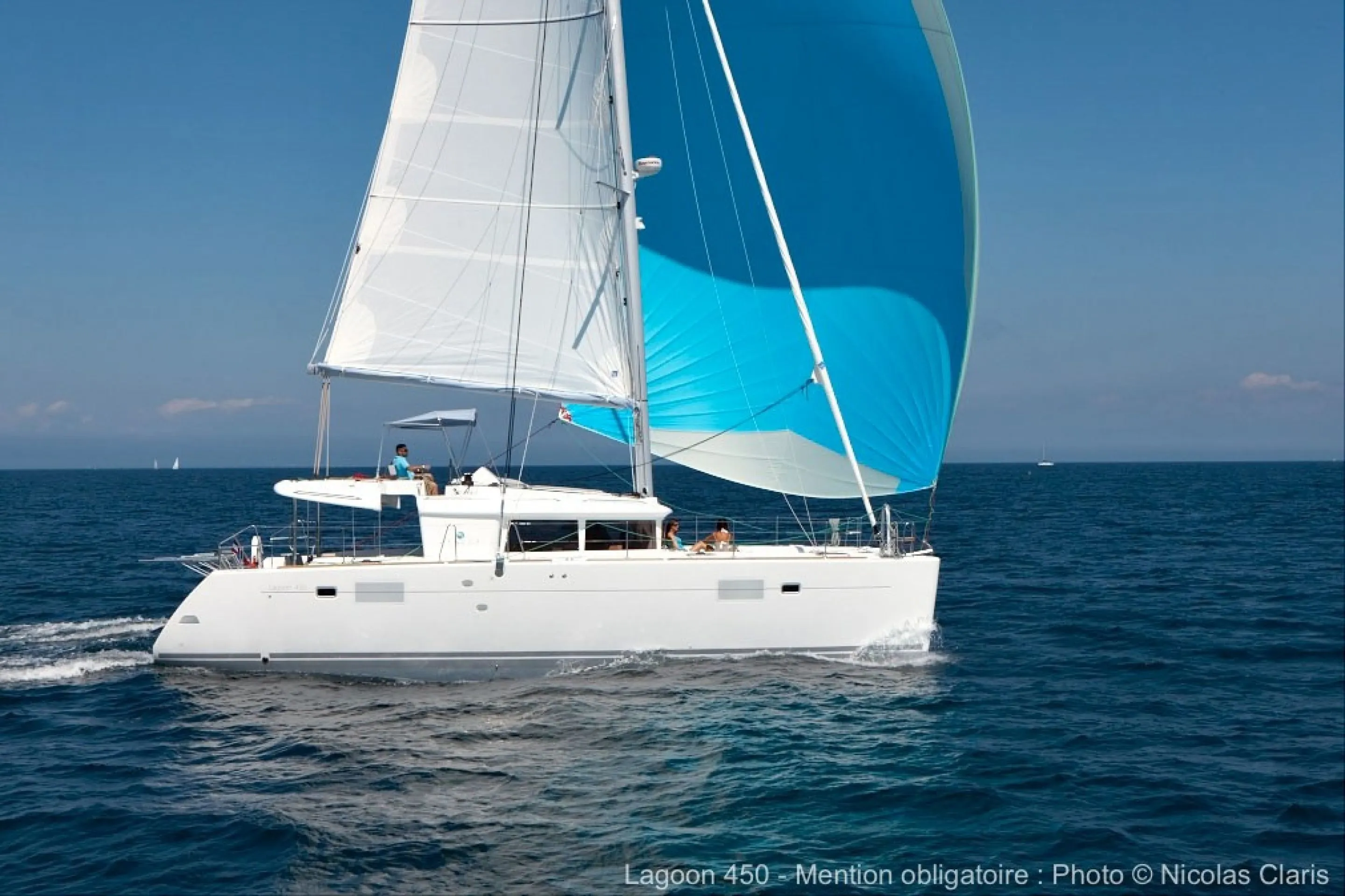 Rent a 13.96m Lagoon 450 F in Faial