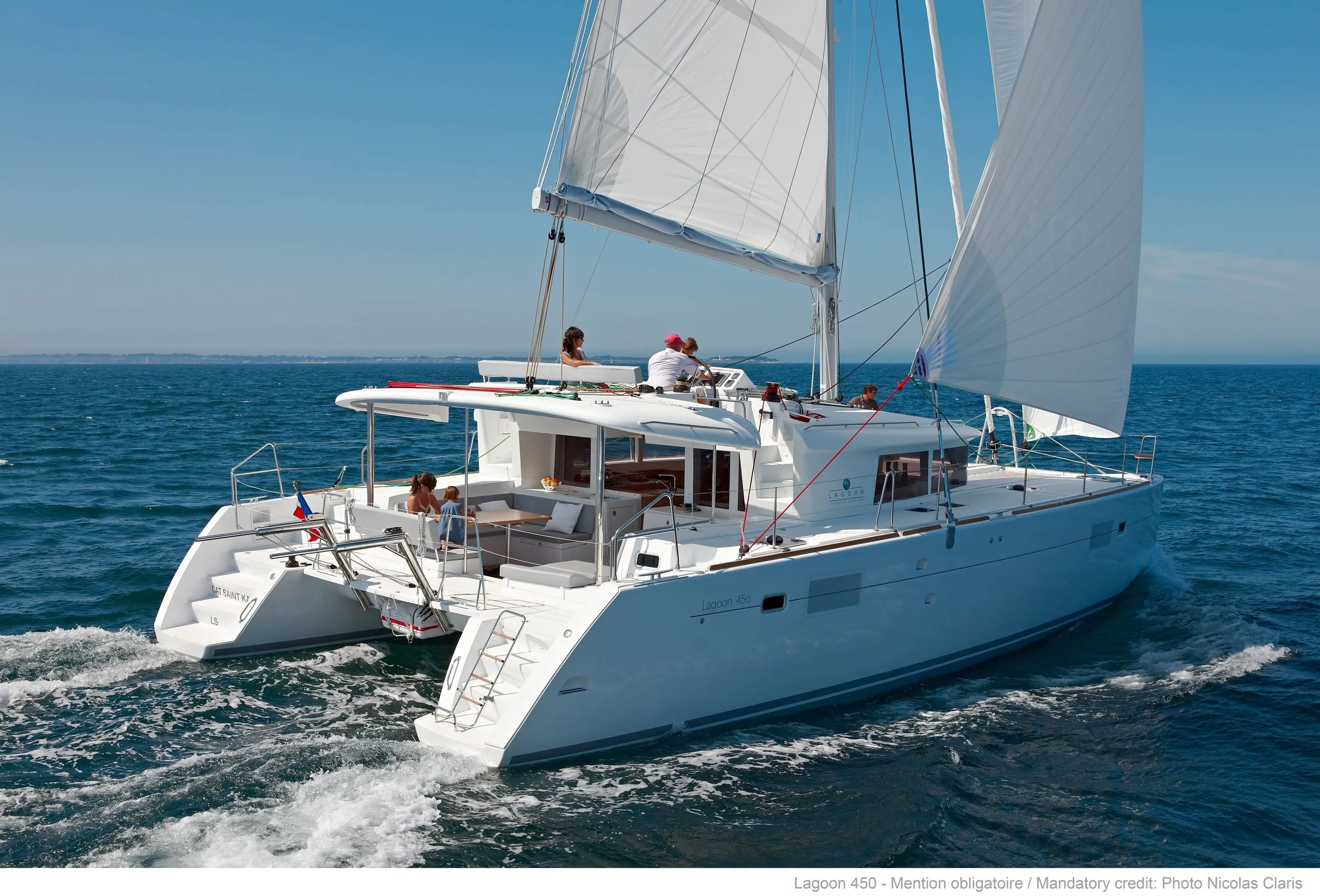 Rent a 13.96m Lagoon 450 F in Faial