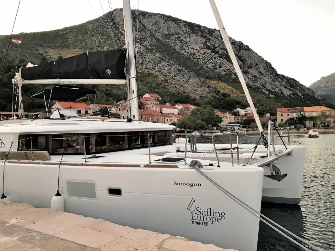 Samogon Charter Boat