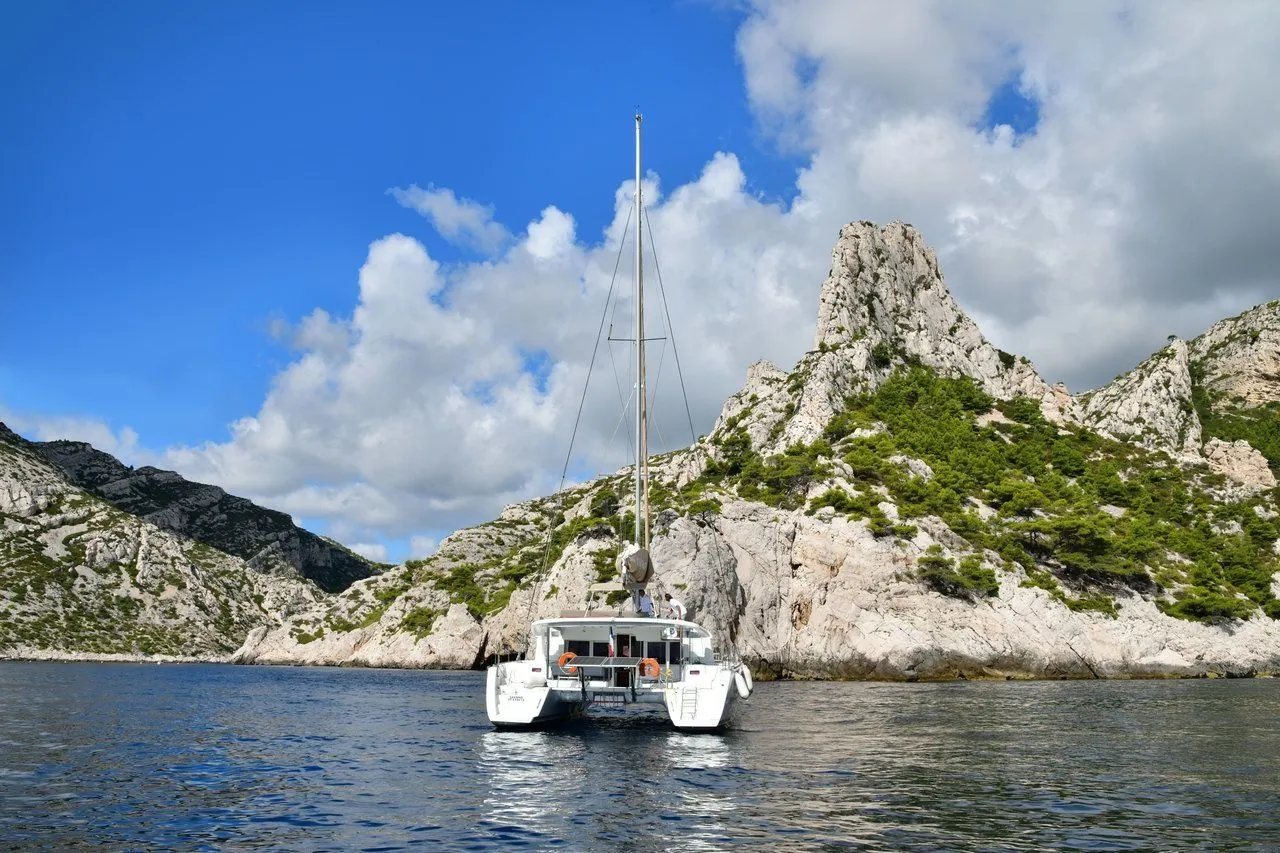 Charter a 13.96m Lagoon 450 F in San Miguel de Abona