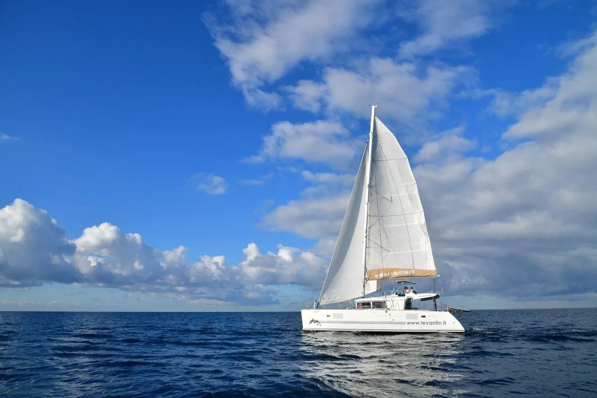 Charter a 13.96m Lagoon 450 F in San Miguel de Abona