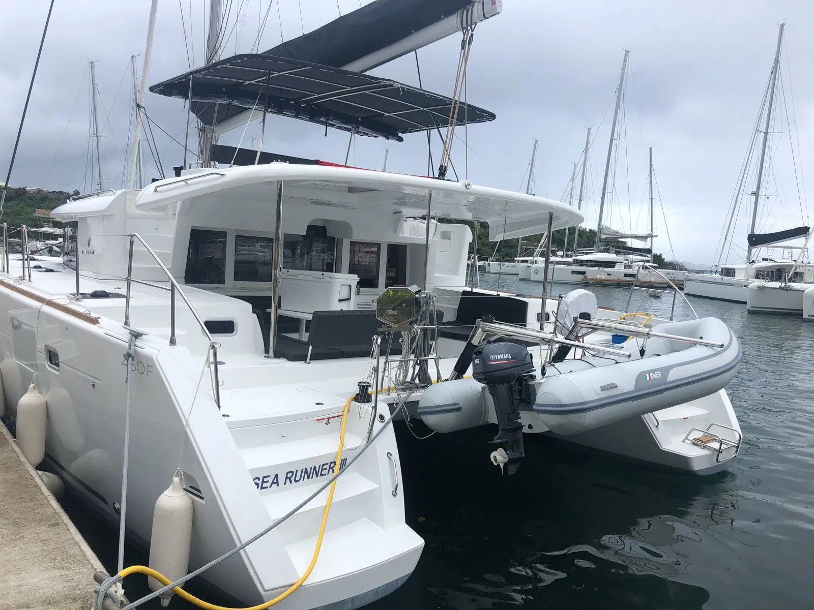 Boot - Charter a 13.72m Catamaran in Parham Town
