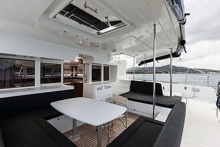 Silicia Charter Boat