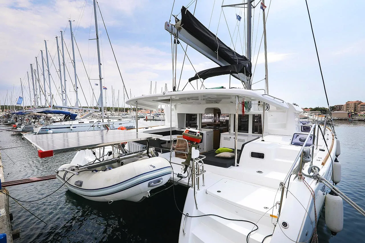Charter a 13.96m Lagoon 450 F Catamaran in Vodice
