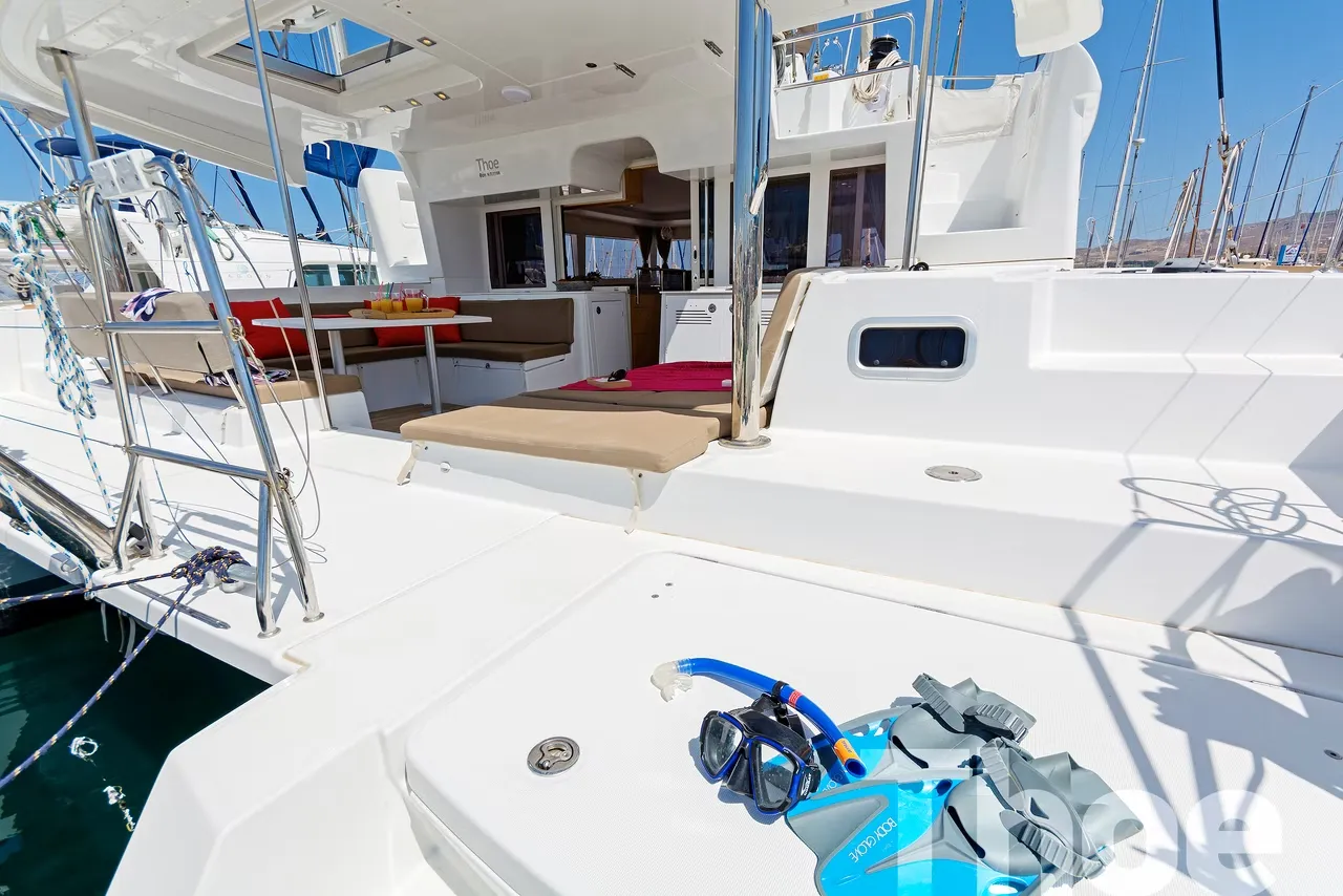 Thoe Charter Boat