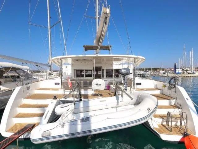 Rent a 13.96m Lagoon 450 F in Sukosan