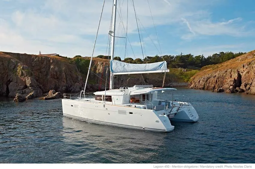 Rent a 13.96m Catamaran Lagoon 450 in Fort Lauderdale