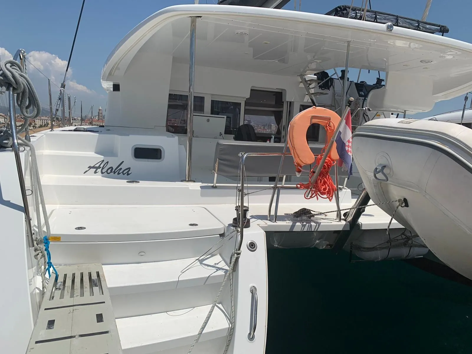 Лодка - Арендуйте 13.96м Lagoon 450 S в Сплит