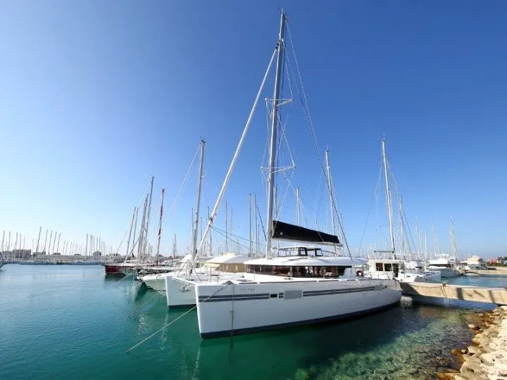 Rent a 13.96m Lagoon 450 S in Skradin