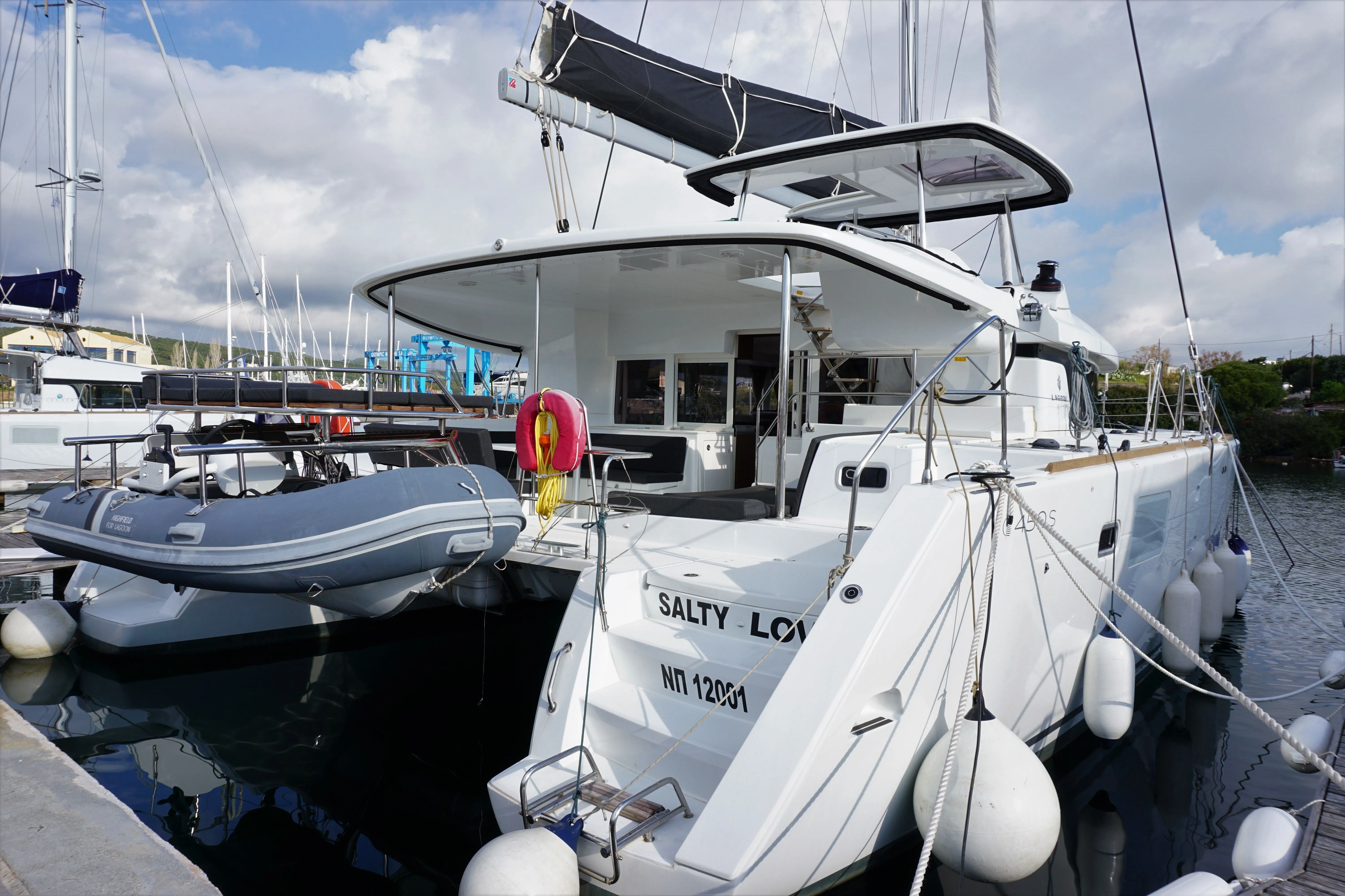 Boot - 13.96m Gouvia Catamaran Lagoon 450 S Hire