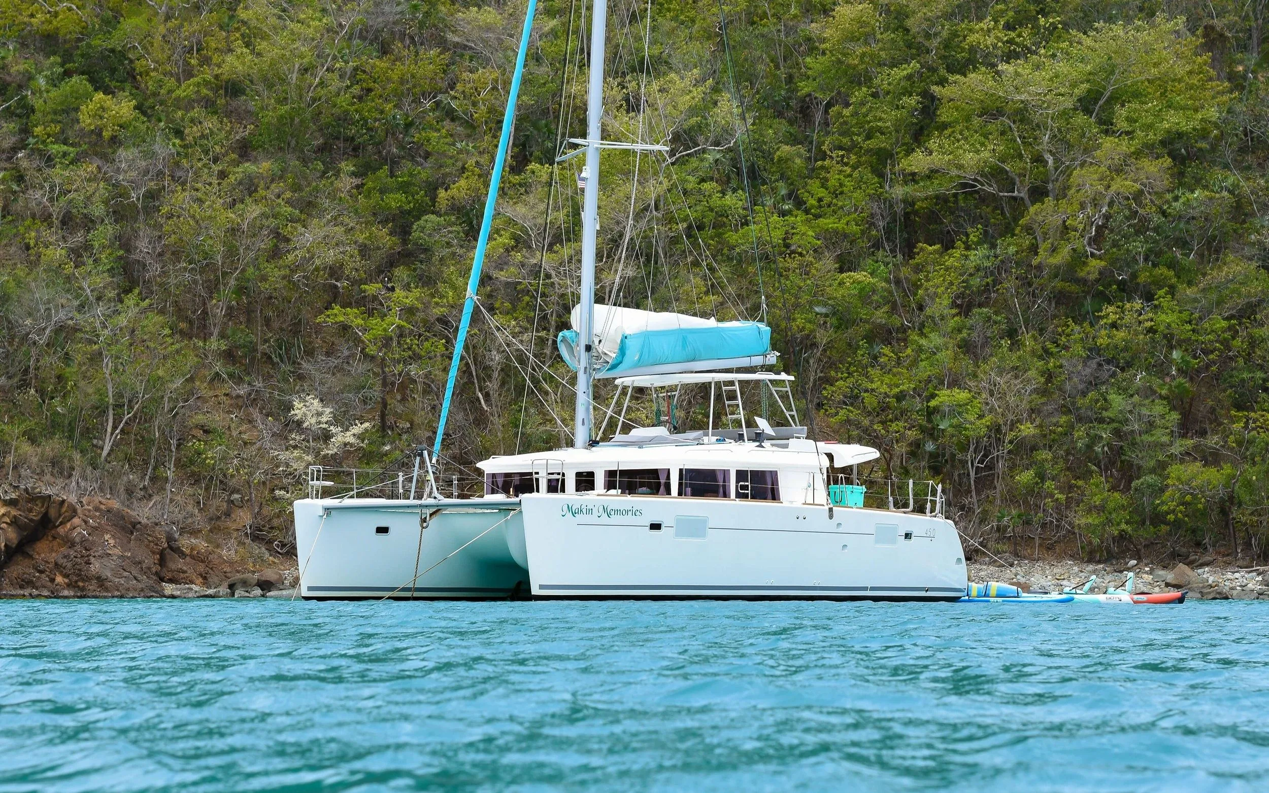 Charter a 13.96m Lagoon 450 Catamaran in Saint Thomas