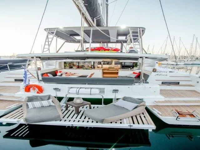 Alice Charterboot - 5