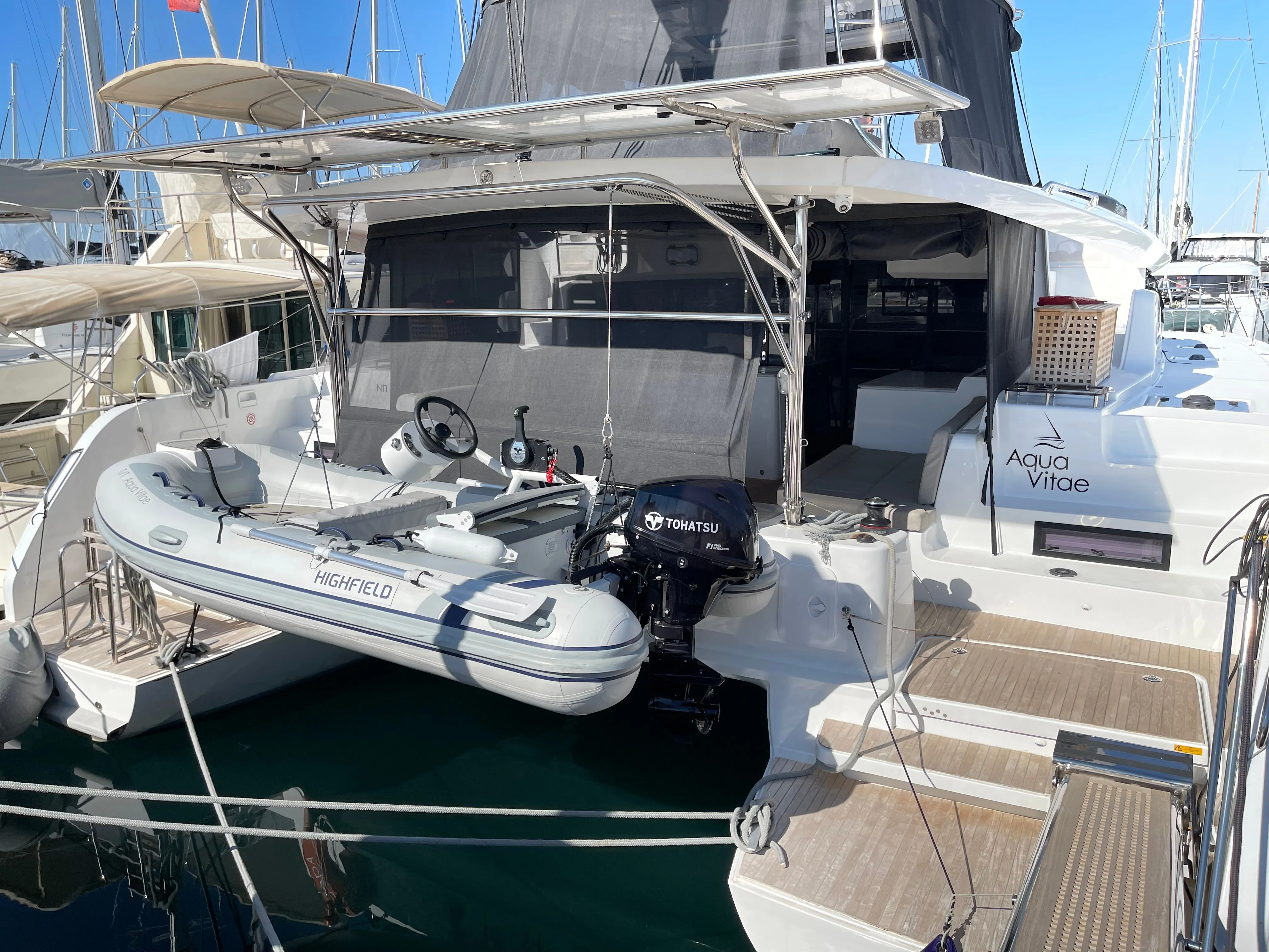 Boat - Charter a 13.99m Catamaran in Athens