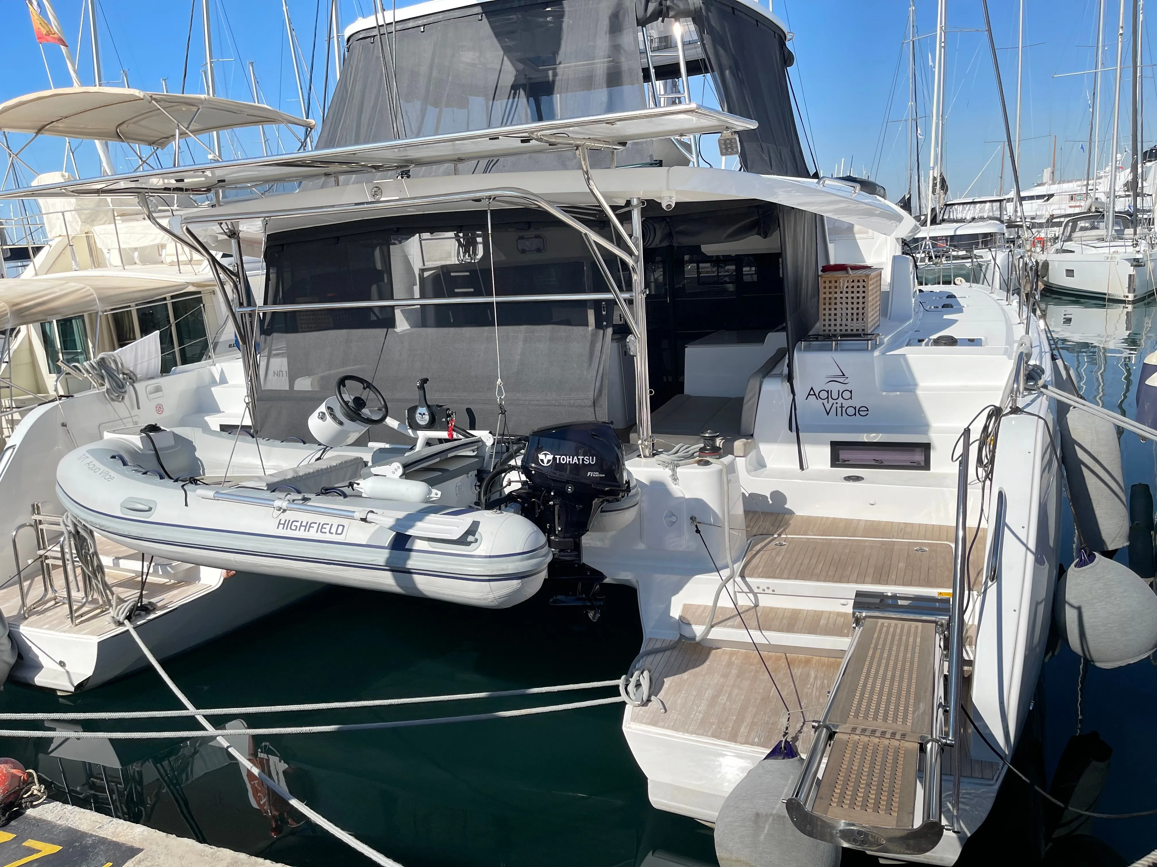 Aqua Vitae Charter Boat - 4