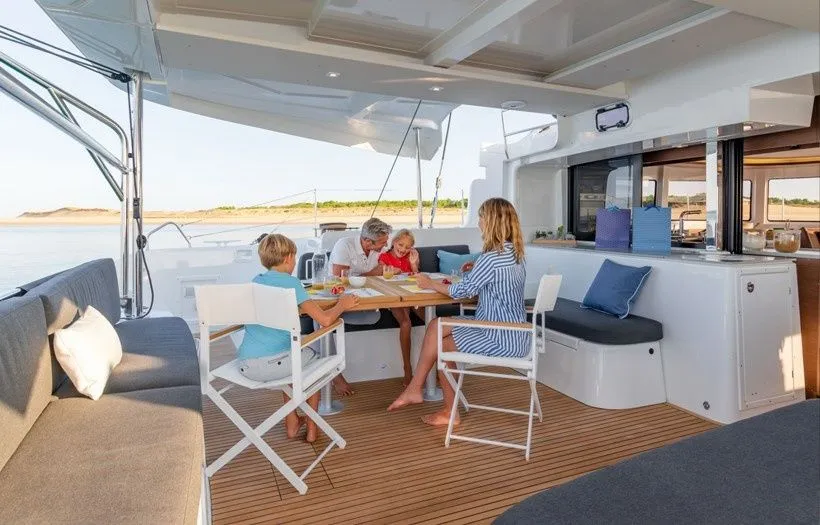 Чартер Escape Artist - 5