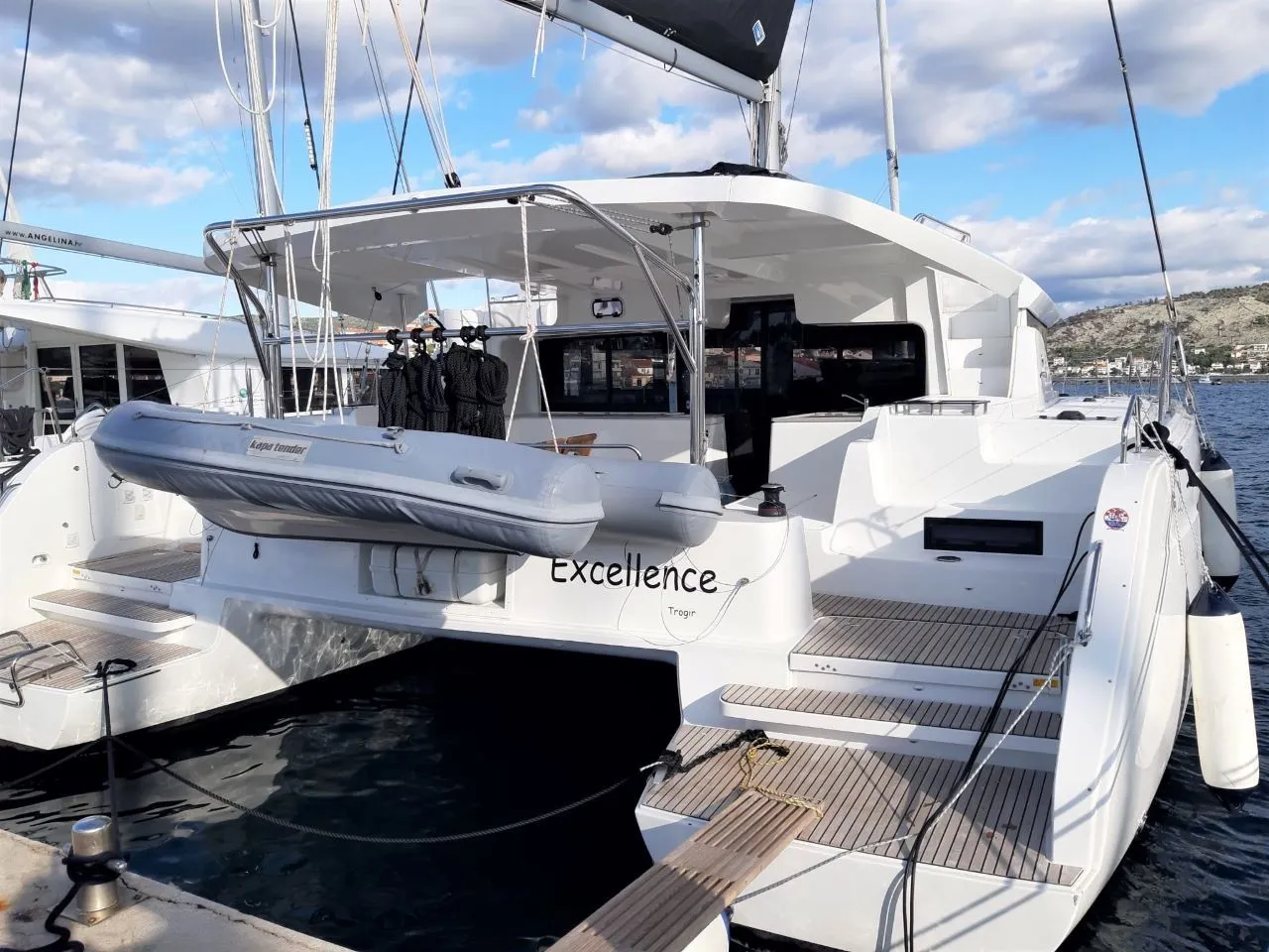 Rent a 13.99m 6 Cabin Catamaran in Rogoznica