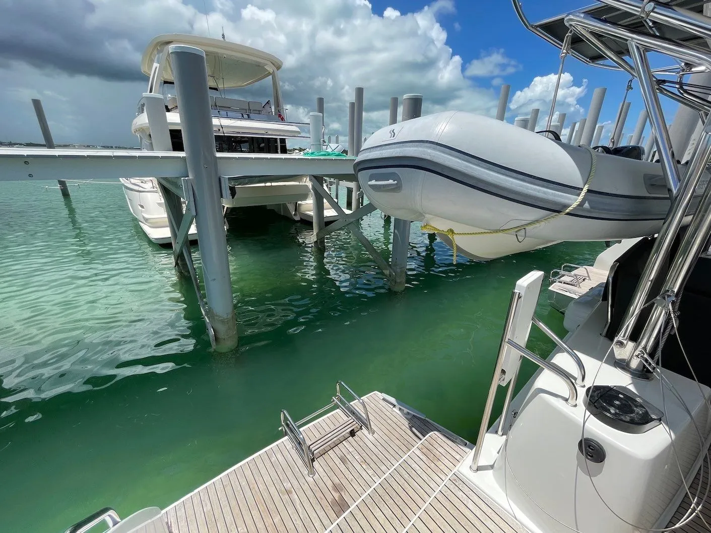 Explore Tortola on a 13.99m 6 Cabin Catamaran Rental