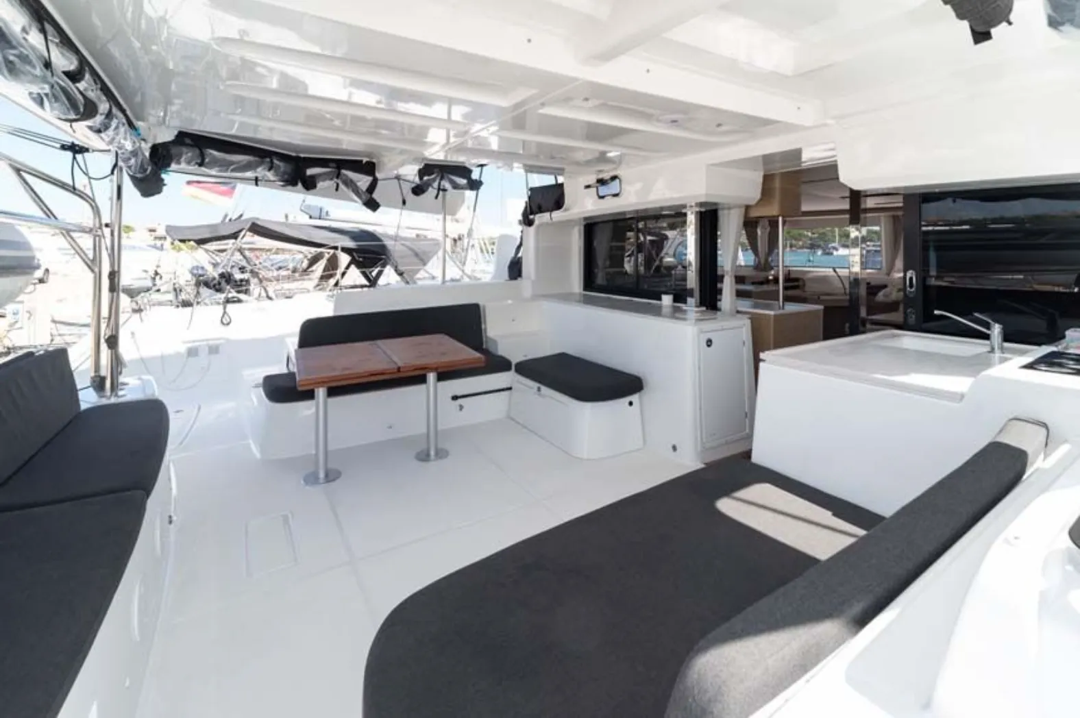 Rent a 13.99m Lagoon 46 Catamaran in Portocolom