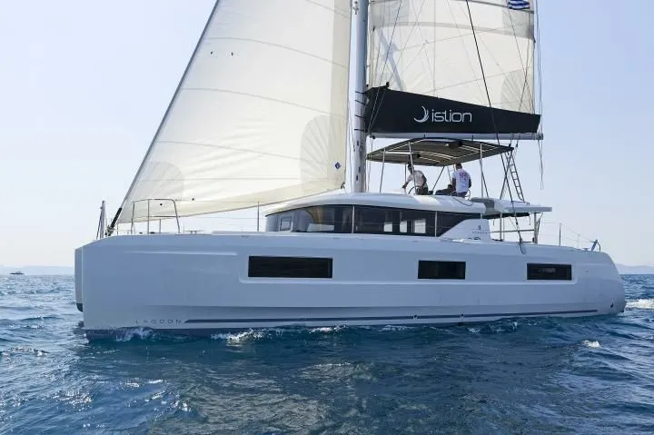 13.99m Rhodes Town Lagoon 46 Hire