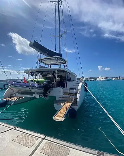 Zanga Charter Boat