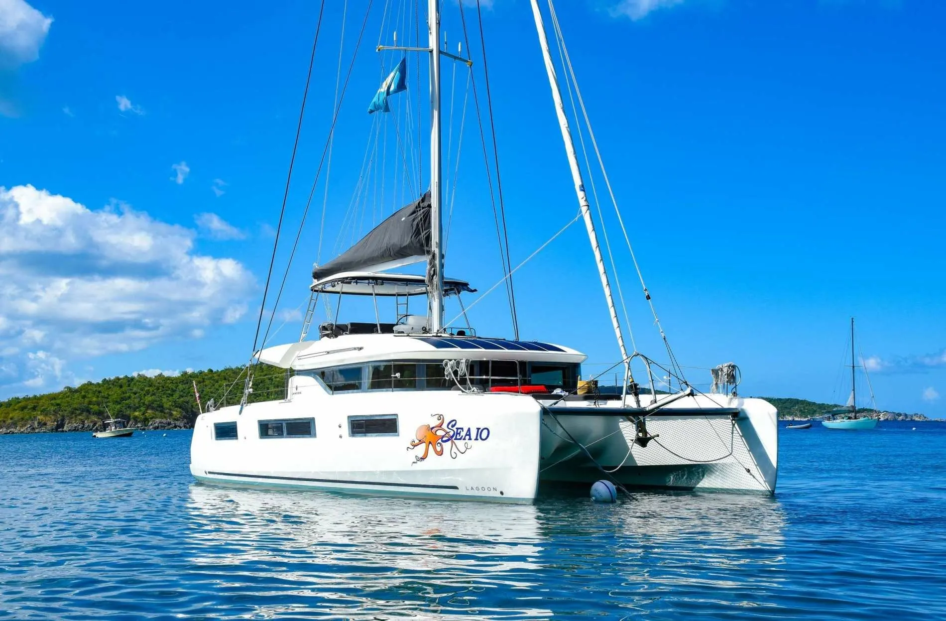 Explore Jamestown on a 14.75m Lagoon 50 Catamaran Rental