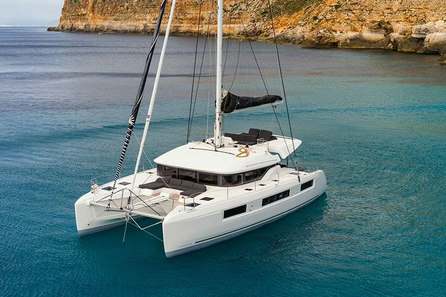 Rent a 14.75m Boat in Jamestown