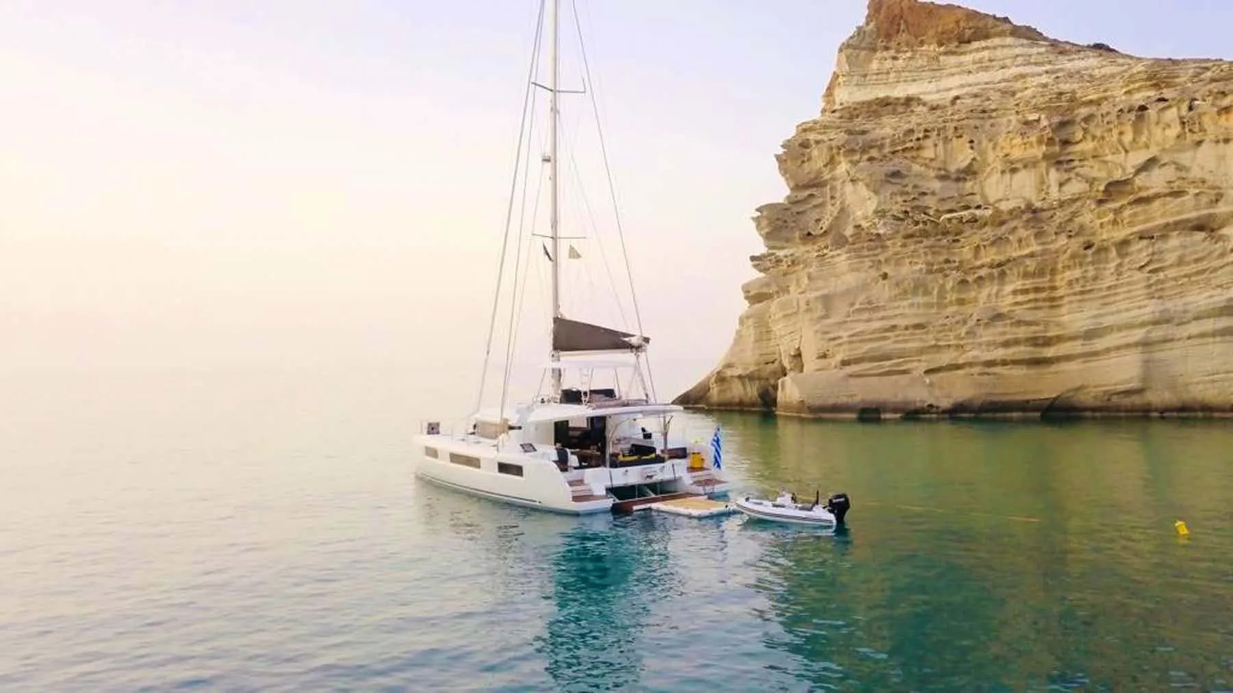 Ozelo Charter Boat