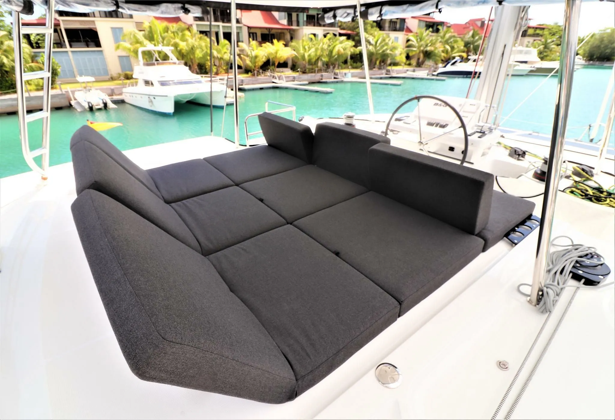 Saphara Charter Boat