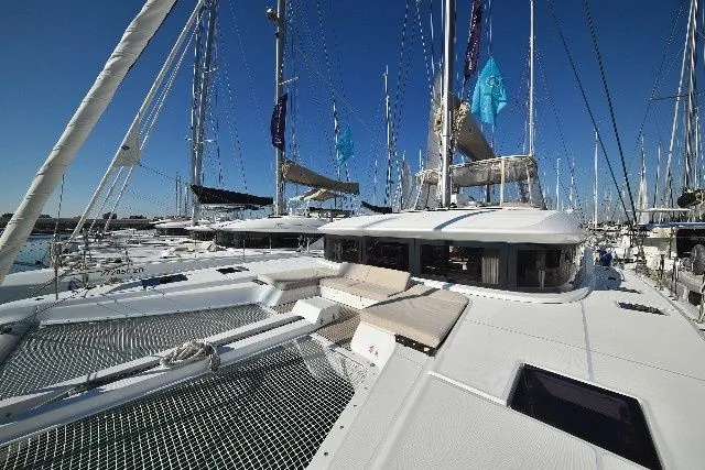 Shadow Charterboot - 3