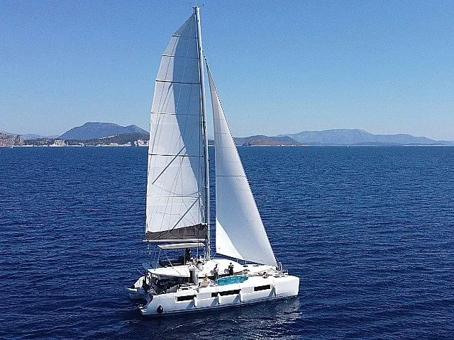 Rent a 14.75m Catamaran Lagoon 50 in Paleros