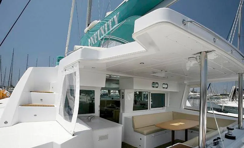 No Name Charterboot - 5