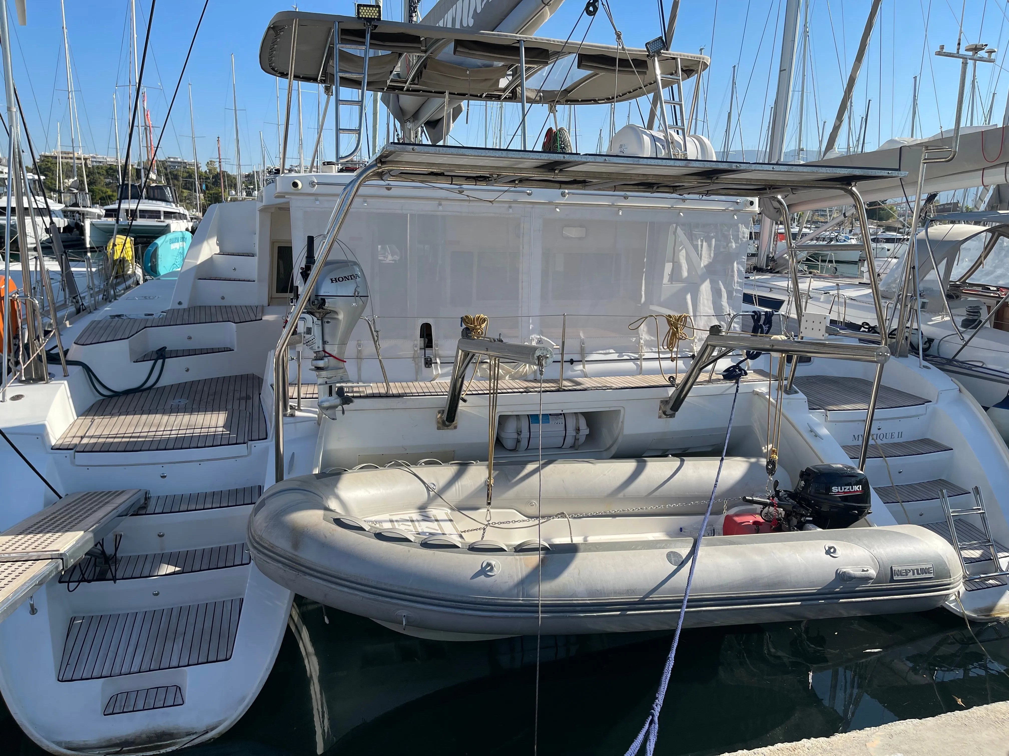 Mystique 2 Charterboot - 5