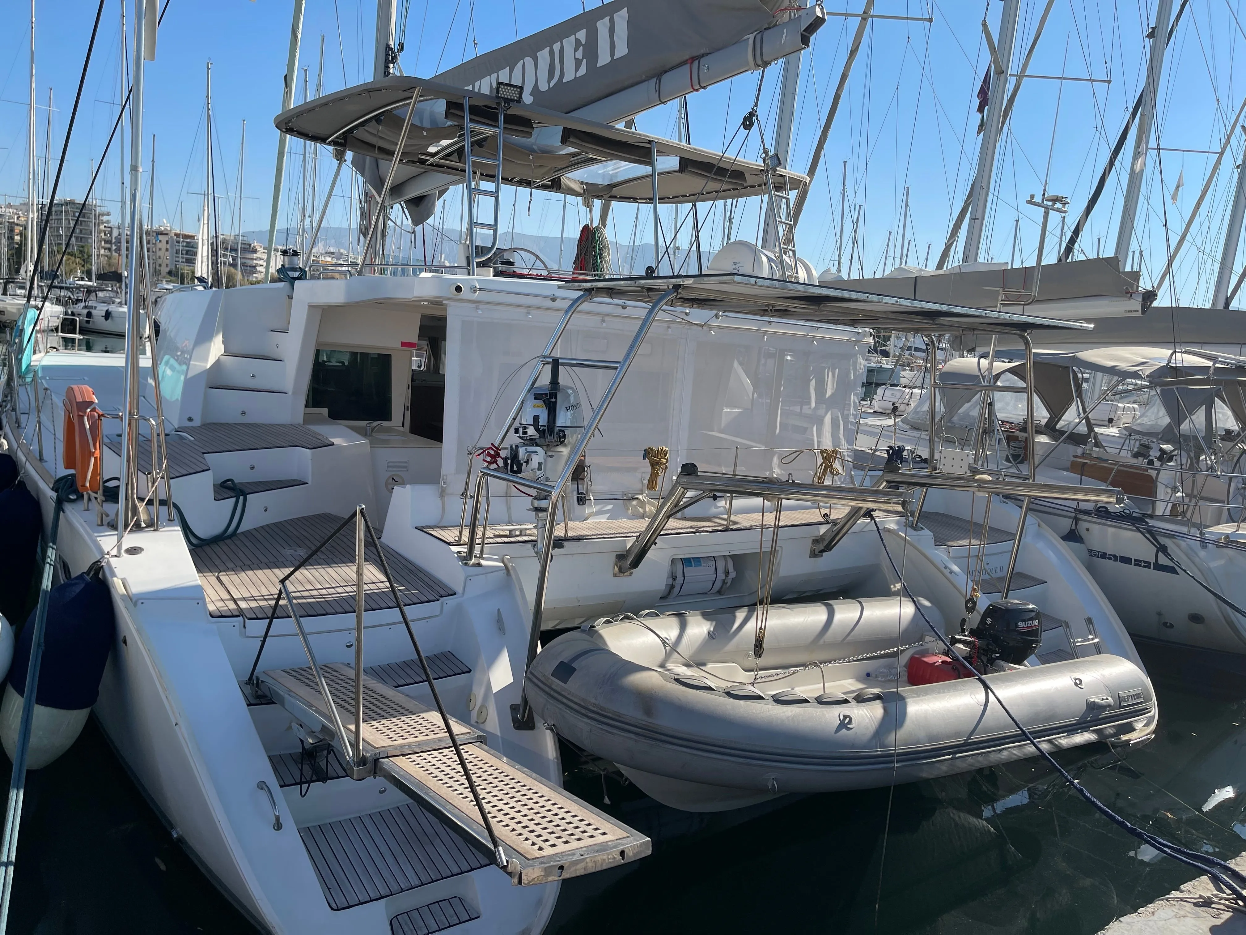 Mystique 2 Charterboot - 4