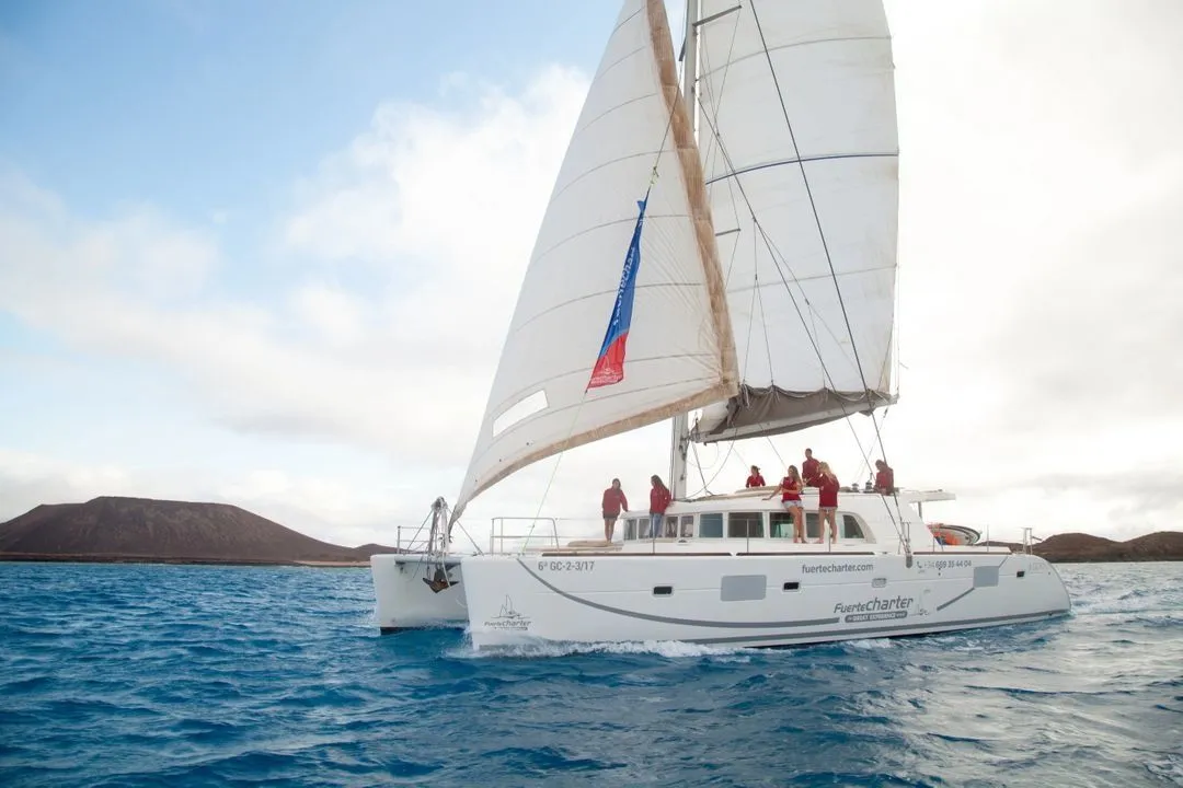 Charter a 15.54m Lagoon 500 Catamaran in Corralejo