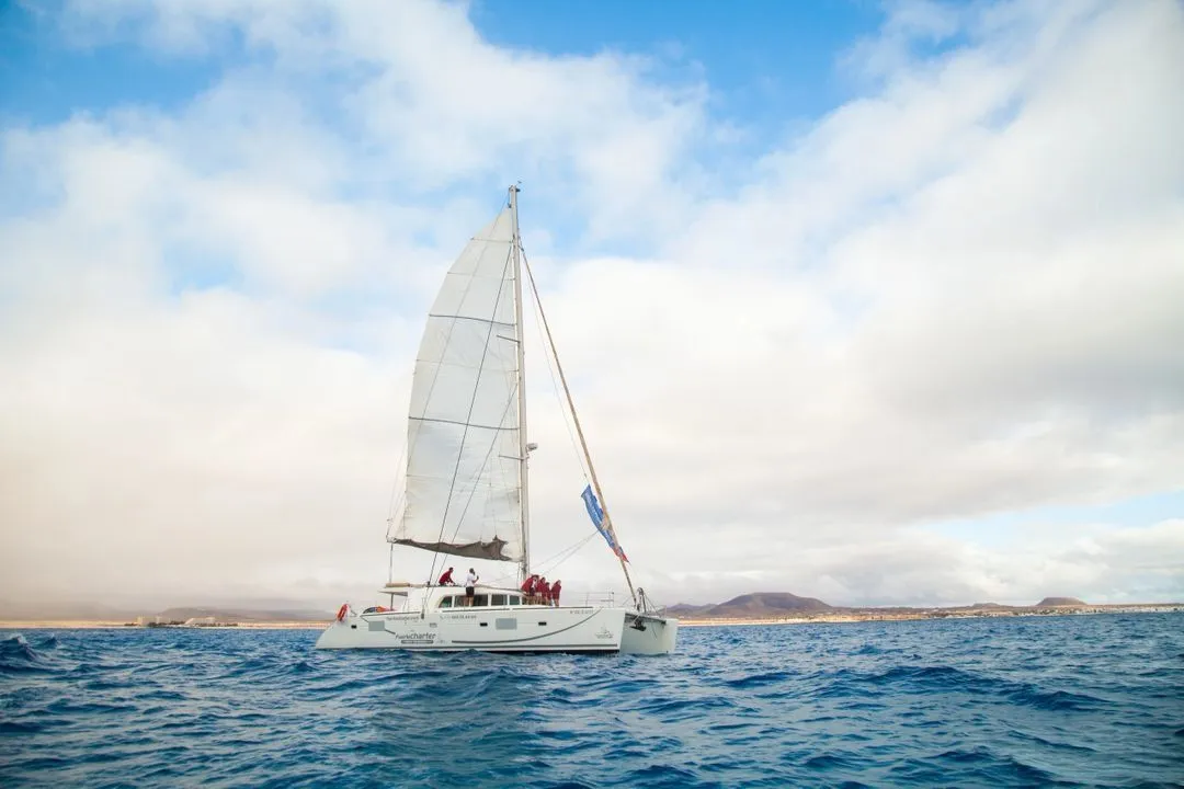 Tres Charter Boat