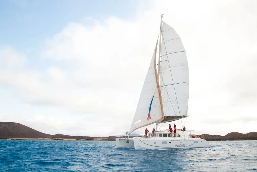 Charter a 15.54m Lagoon 500 Catamaran in Corralejo
