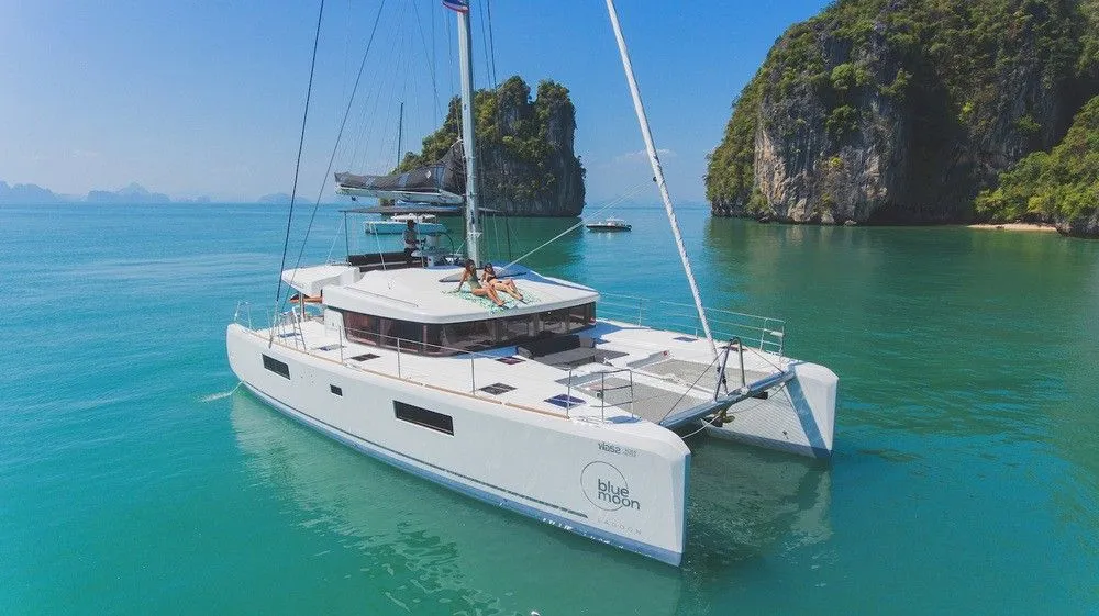 Rent a 15.58m Boat in Pa Klok