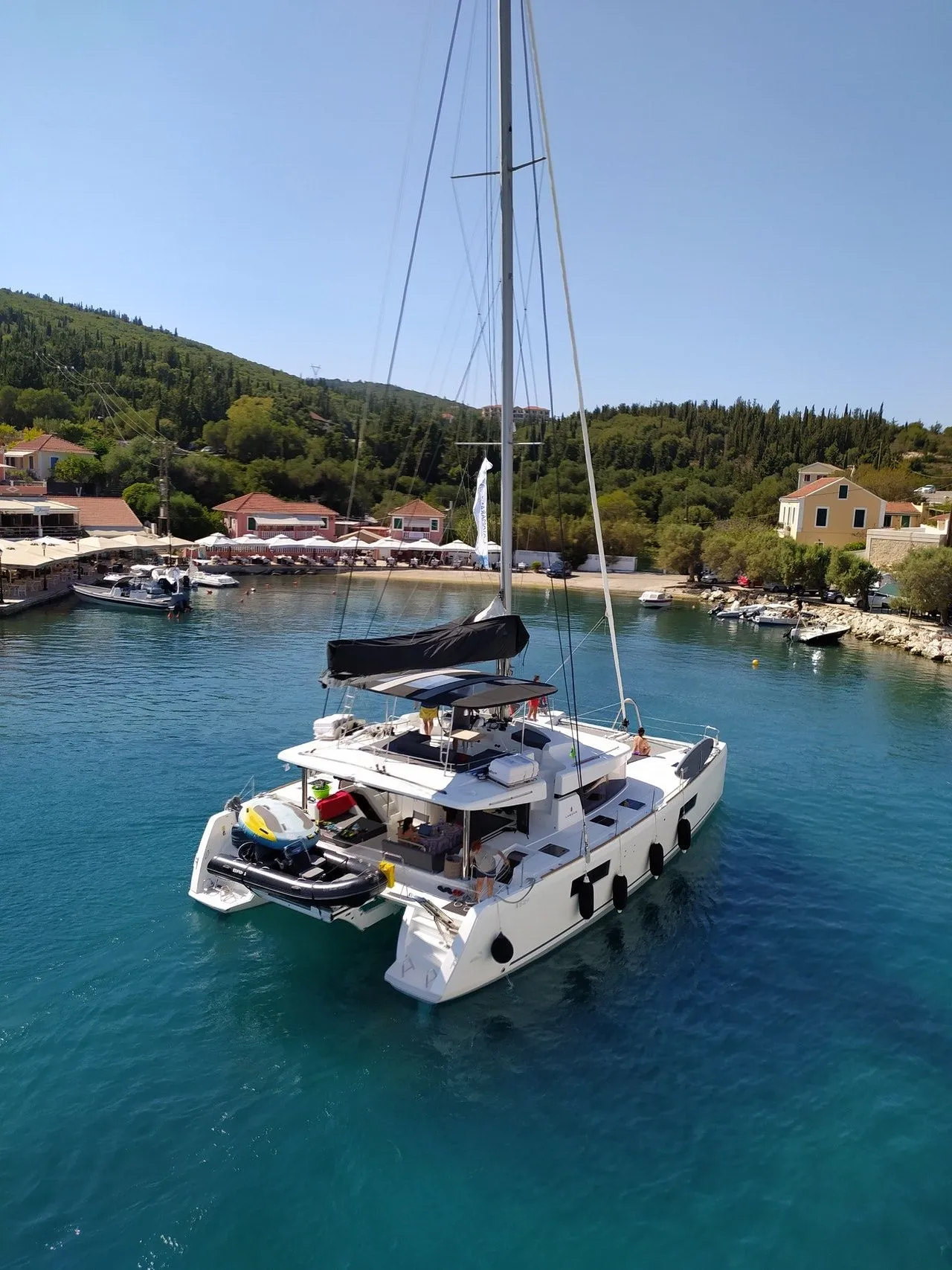 Charter a 15.84m Lagoon 52 F in Gouvia