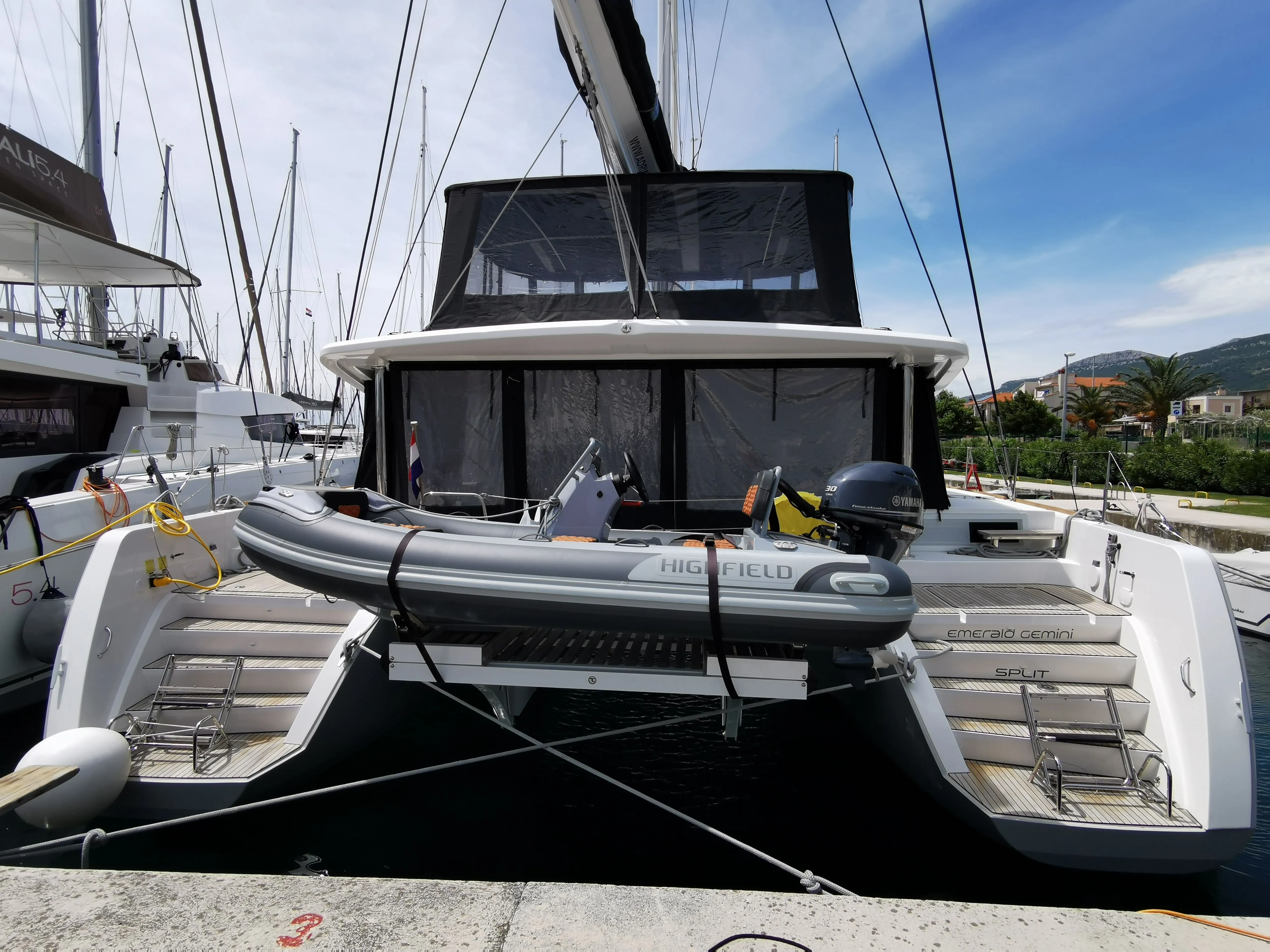 Emerald Gemini Charterboot - 3