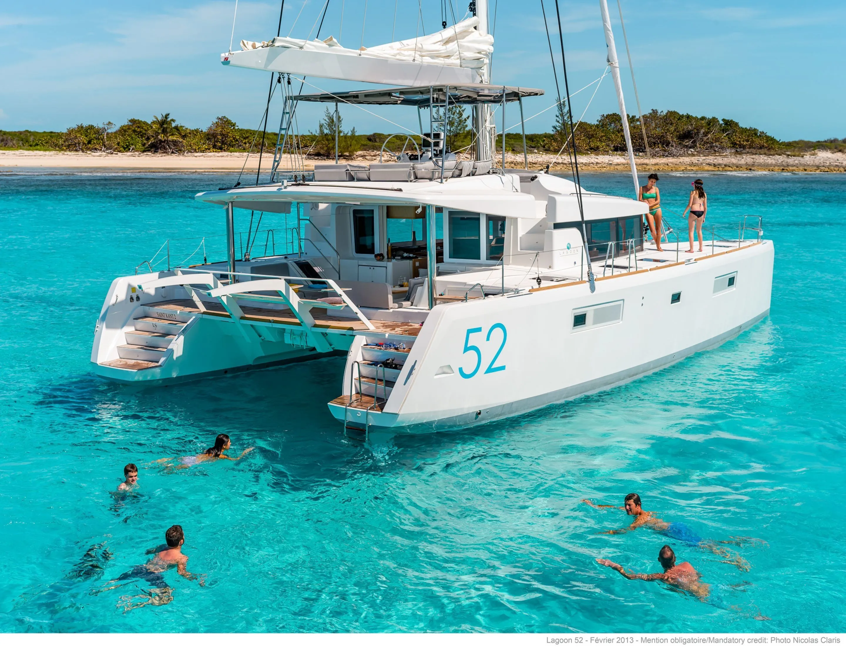 Rent a 15.84m Catamaran in La Paz