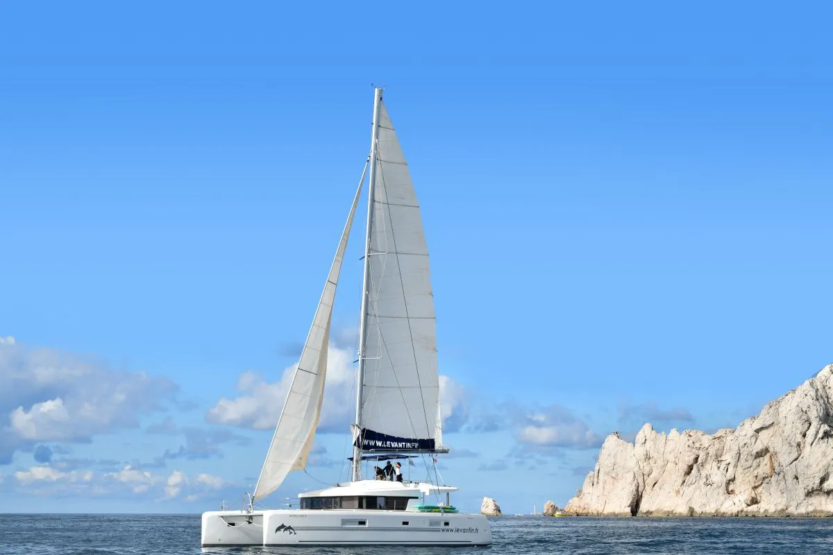 Charter a 15.85m Catamaran Lagoon 52 F in Marseille